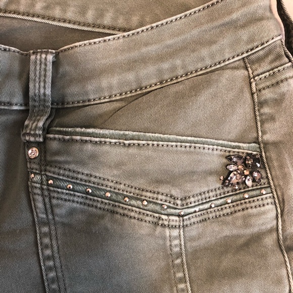 Capri pants - Picture 4 of 5